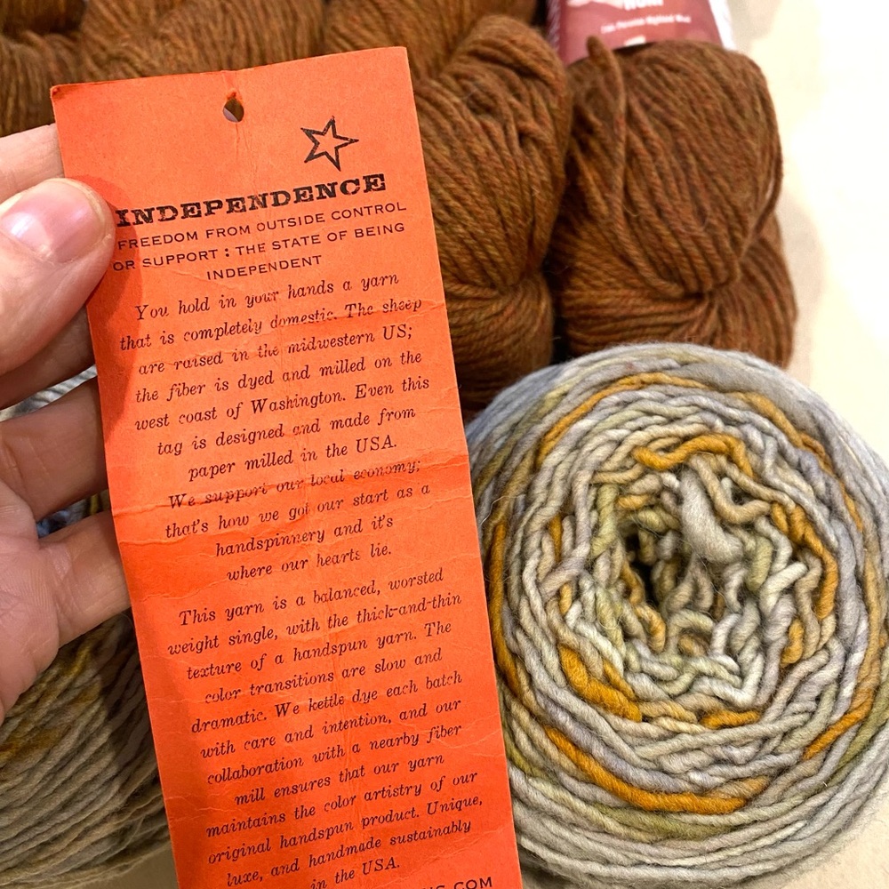 Vintage Spincycle Yarns and discontinued Mirasol Huni- Prairie Skies Shawl Kit - Picture 4 of 11